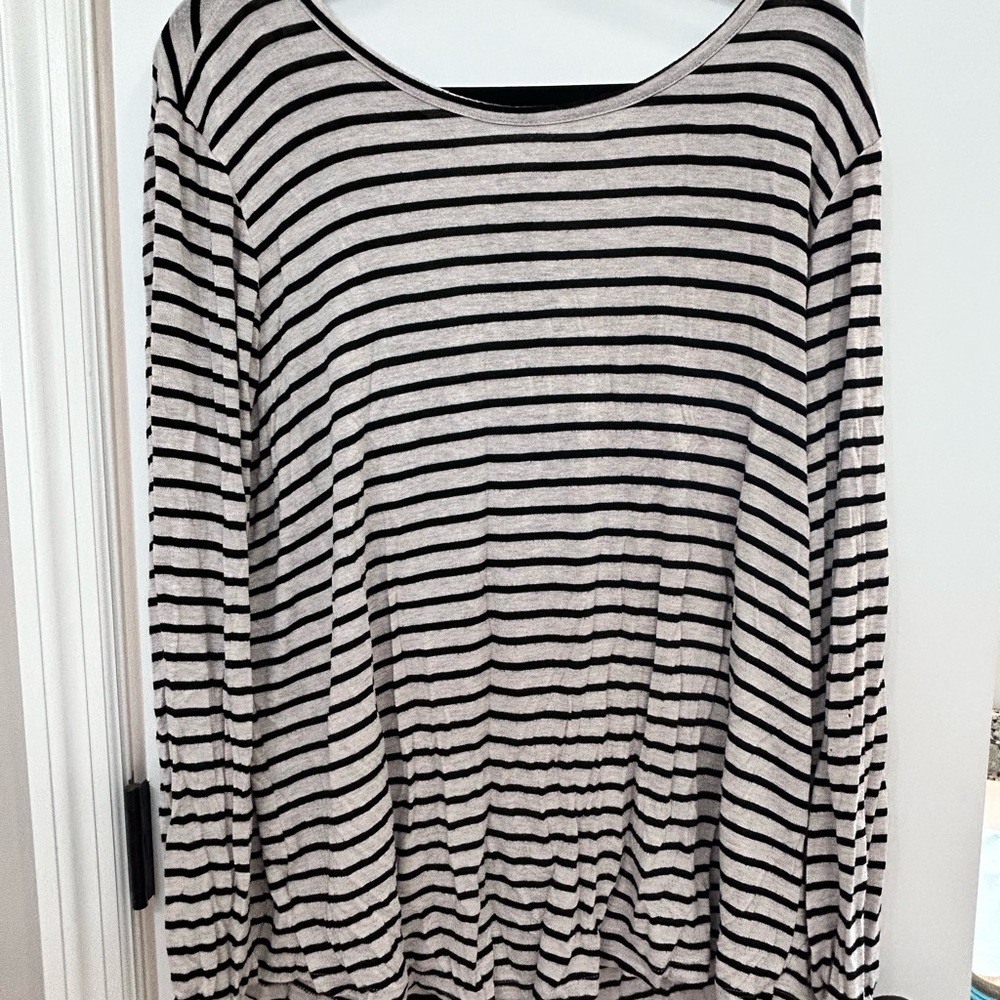 Striped BW Tie Back Women's Top